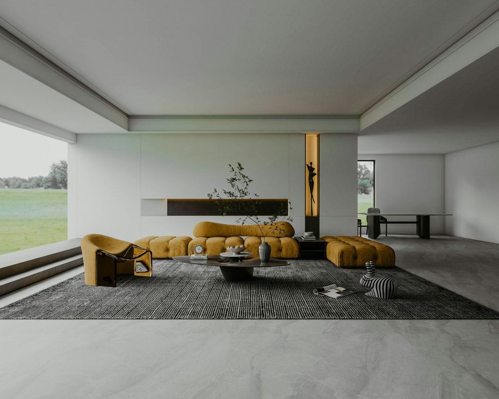 Sala ampla com janelas